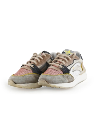 Giga Sneakers