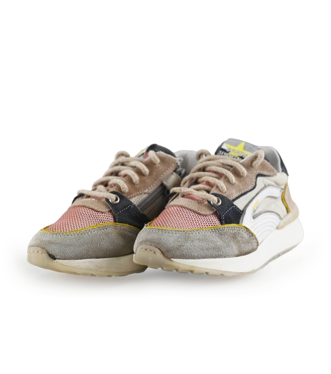 Giga Sneakers