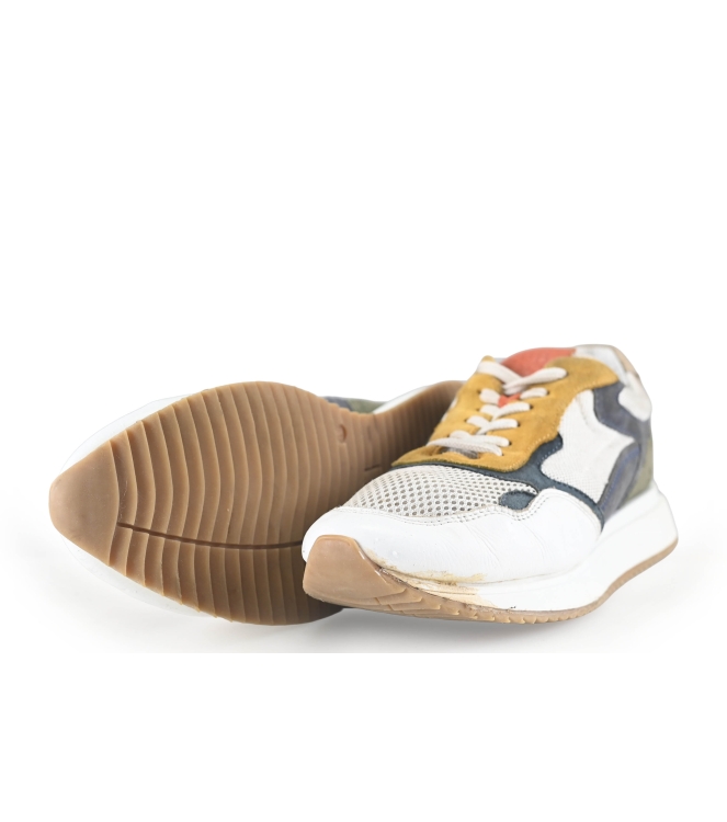 DSTRCT Sneakers