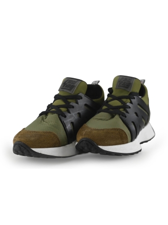 Red-Rag Sneakers