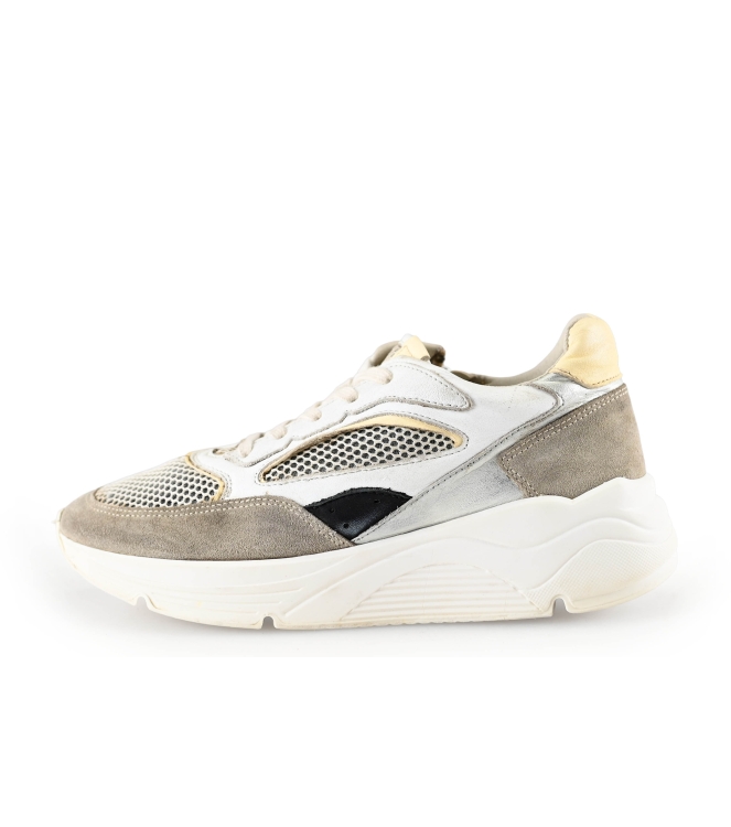 Giga Sneakers