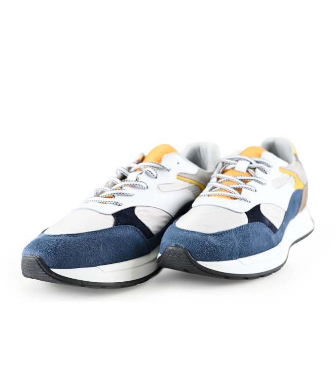 Vertice Sneakers