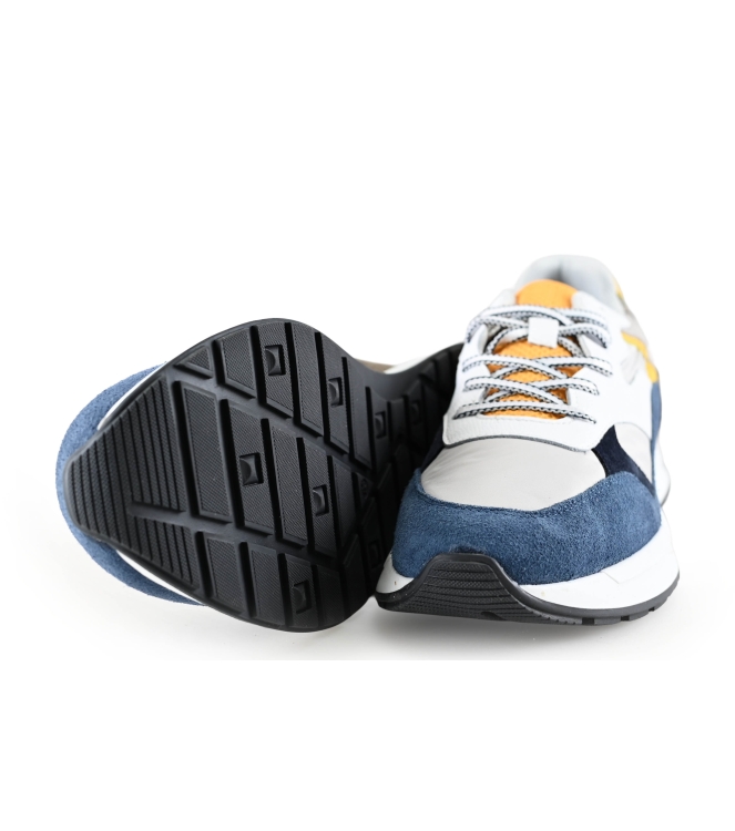 Vertice Sneakers