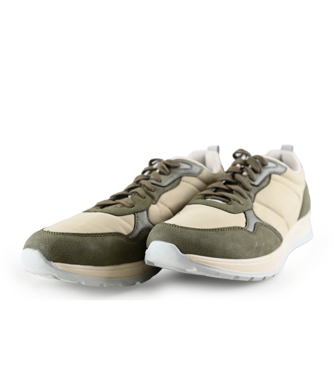 Vertice Sneakers