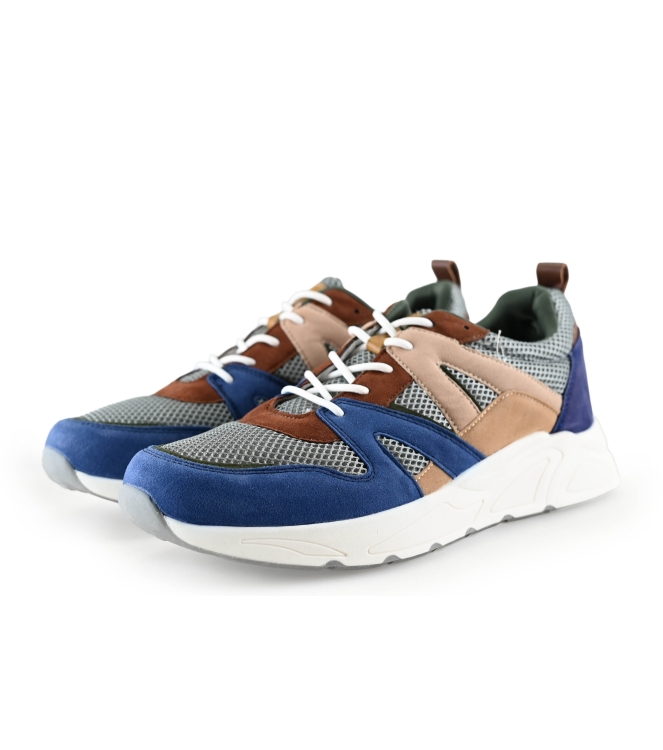 Vertice Sneakers