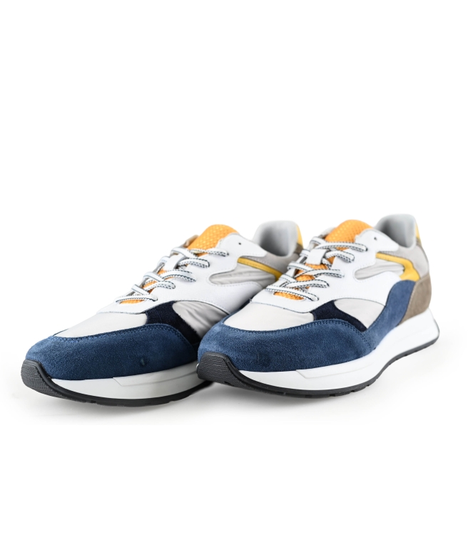 Vertice Sneakers