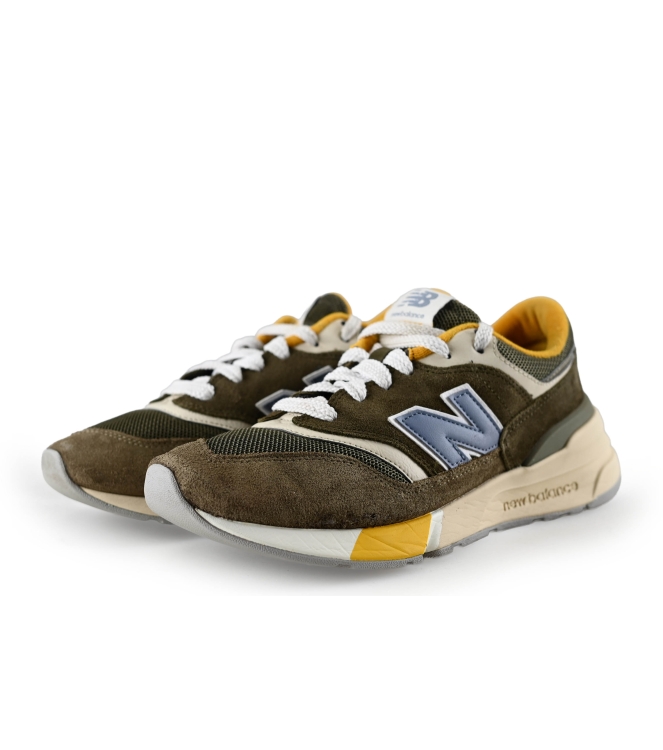 New Balance Sneakers
