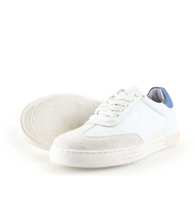 AQA Sneakers
