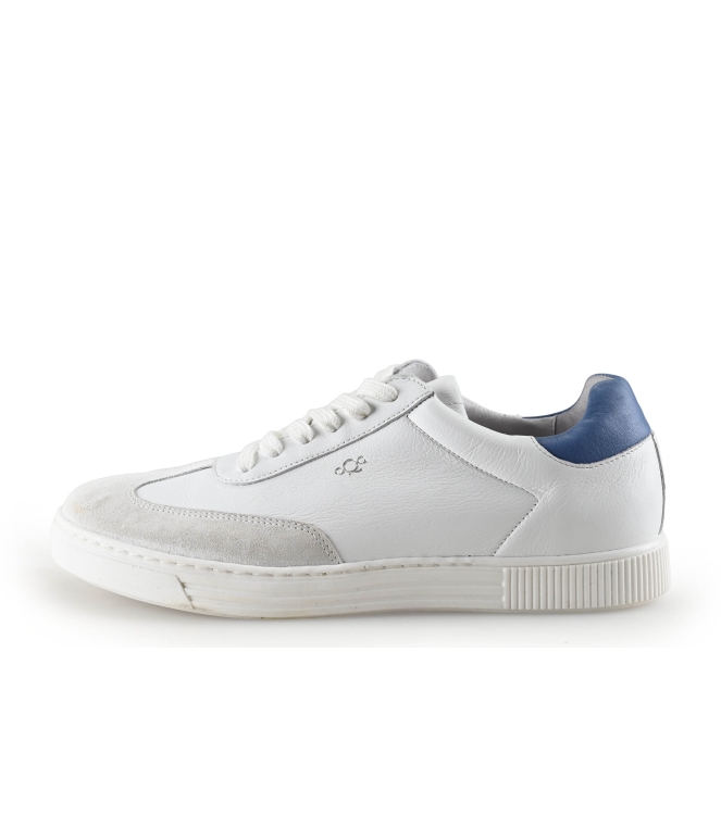 AQA Sneakers
