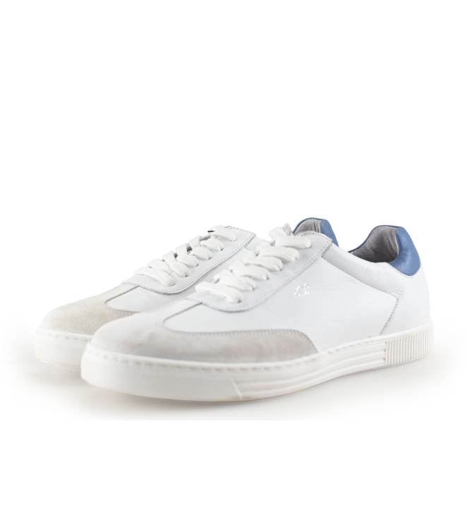 AQA Sneakers