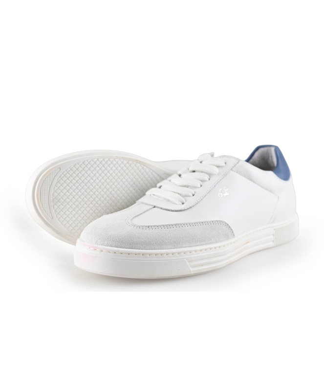 AQA Sneakers