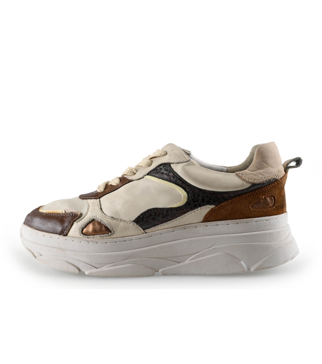 Omoda Sneakers