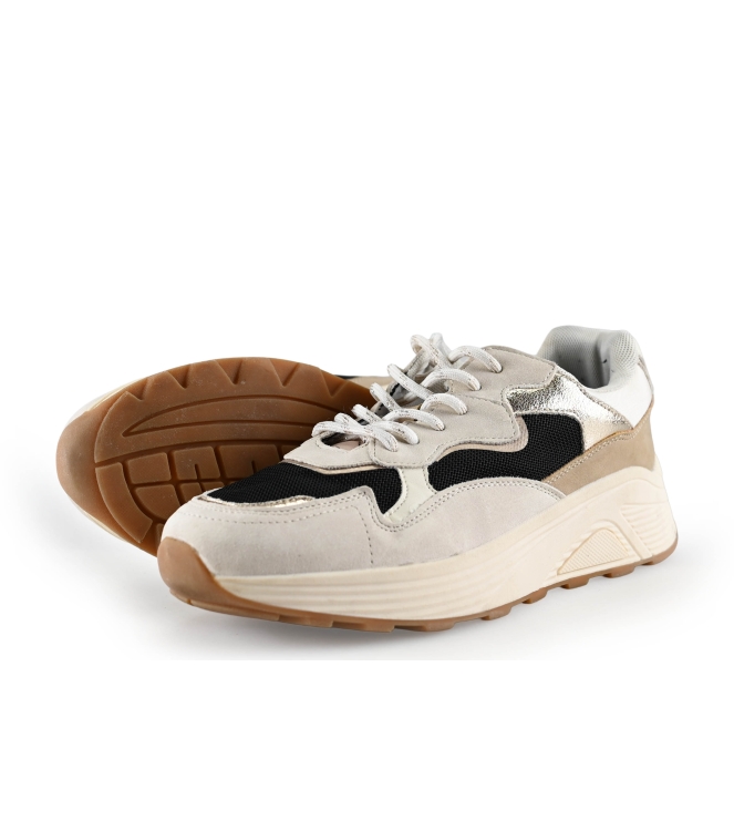 DSTRCT Sneakers