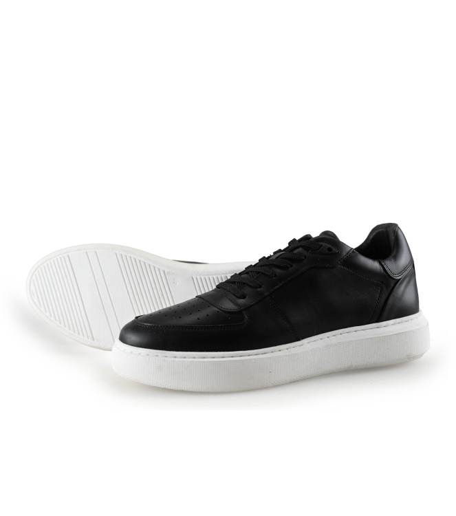 Manfield Sneakers