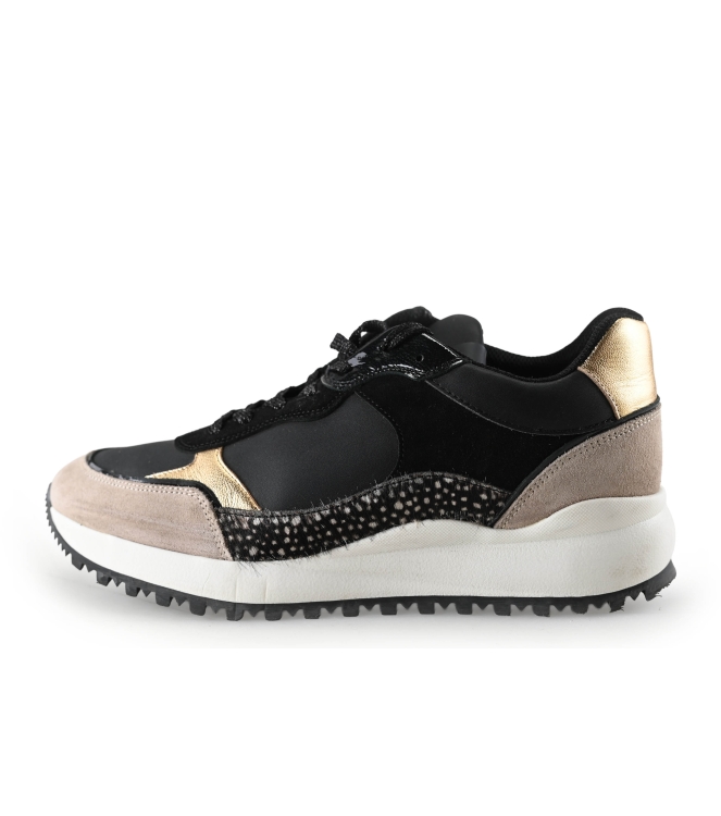 Maruti Sneakers
