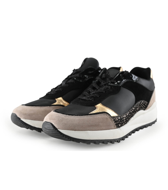 Maruti Sneakers