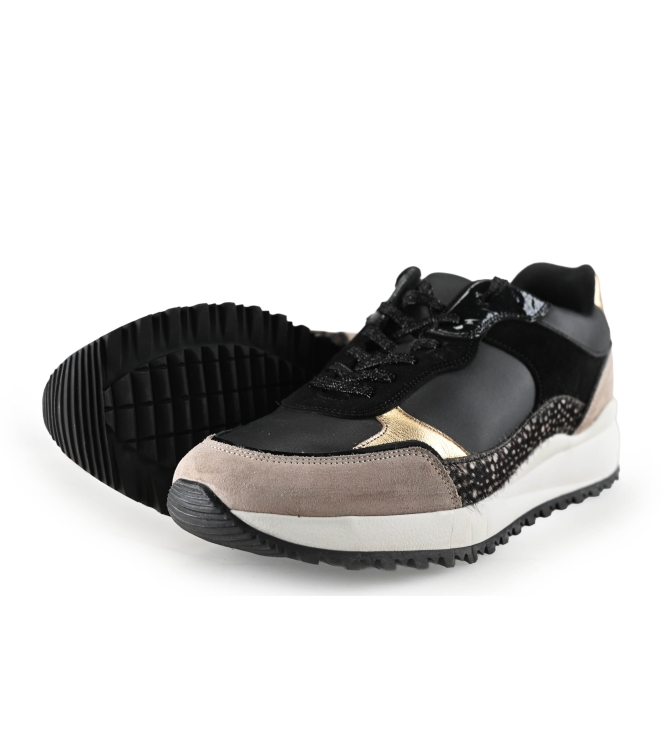 Maruti Sneakers