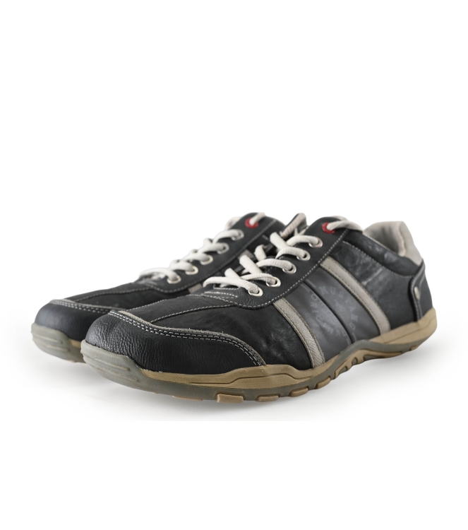 Mustang Sneakers