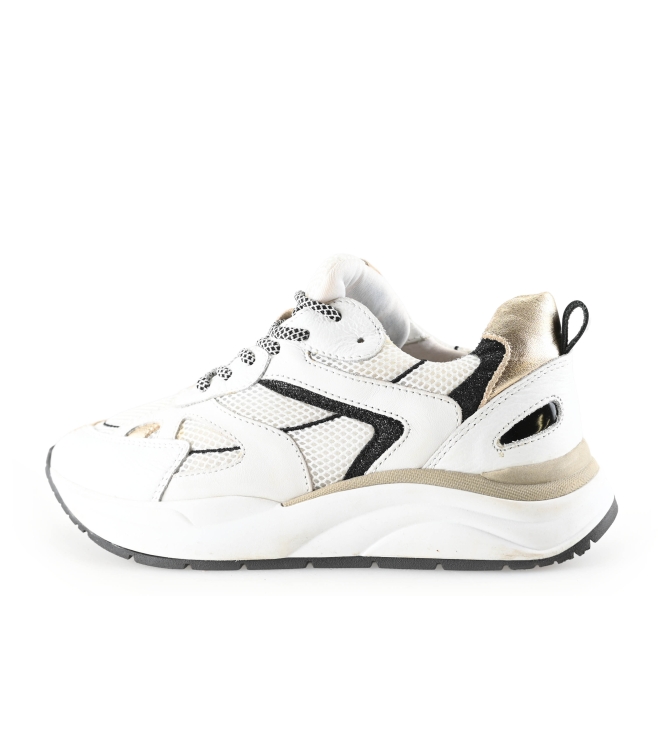 Lina Locchi Sneakers