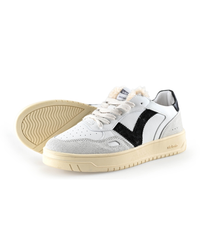 Victoria Sneakers