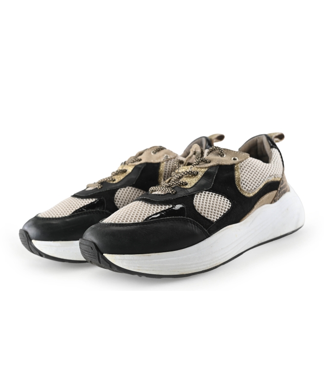 Omoda Sneakers