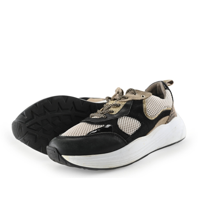 Omoda Sneakers