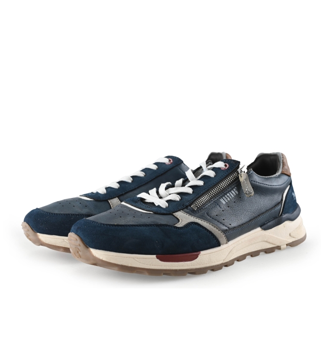 Mustang Sneakers