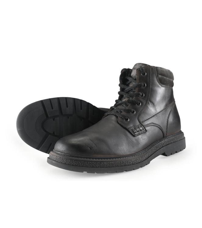 Outfielder Veterboots