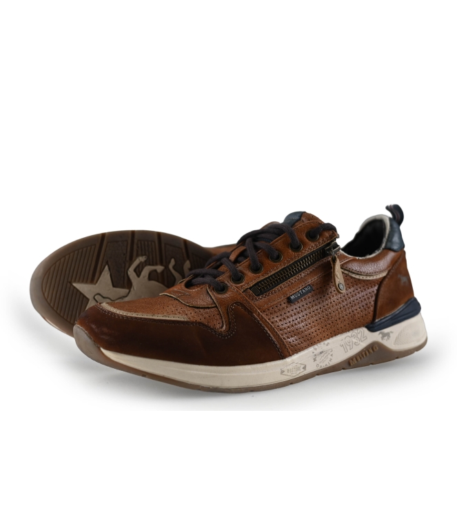 Mustang Sneakers