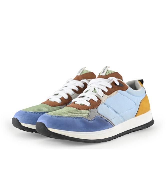 Vertice Sneakers