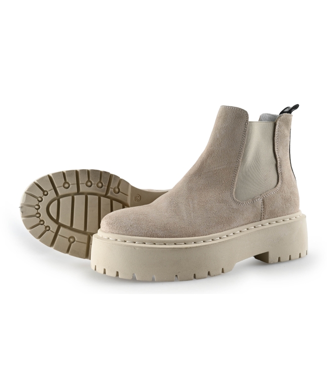 Steve Madden Chelsea boots