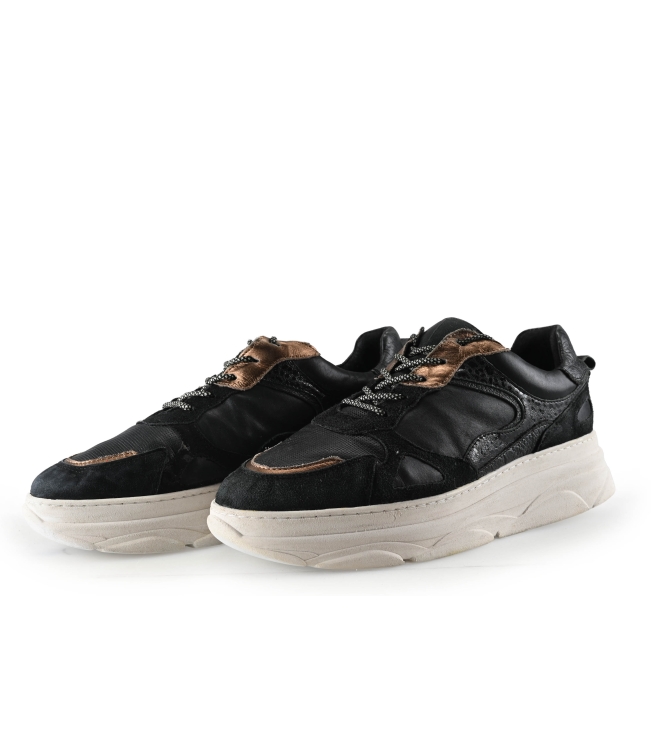 Omoda Sneakers