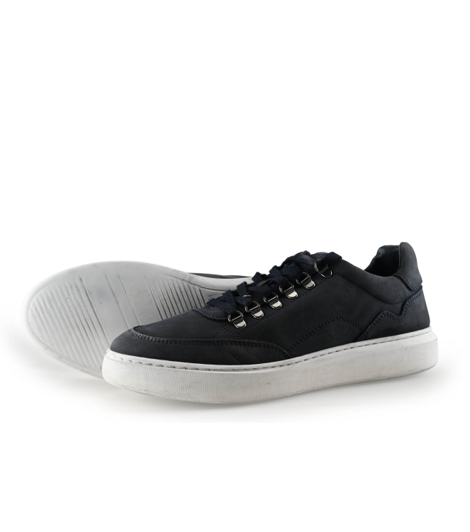 Manfield Sneakers