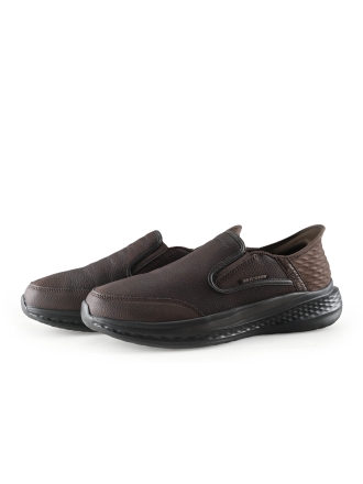 Skechers Instappers Bruin 329441
 Maat 40
 