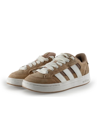 Adidas Sneakers Bruin 330463
 Maat 41
 