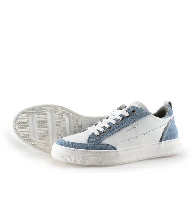 Travelin Sneakers