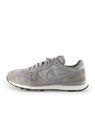 Nike Sneakers Grijs 333302
 Maat 45½
 