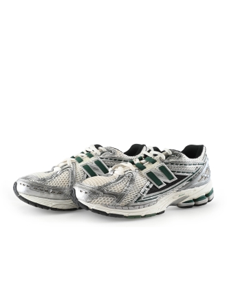 New Balance Sneakers Zilver 338065
 Maat 42
 