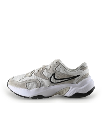 Nike Sneakers Wit 341141
 Maat 39
 