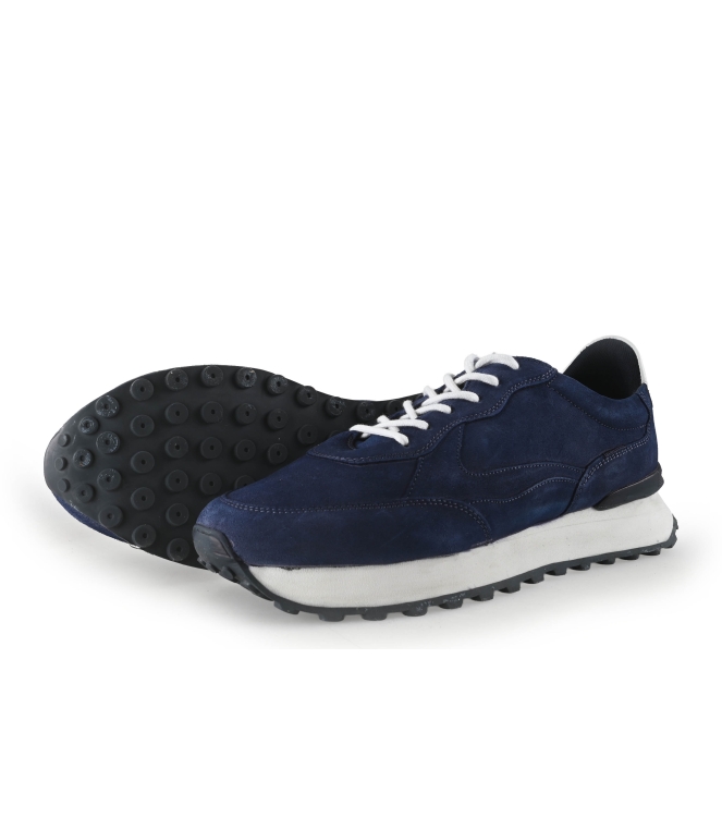 Vertice Sneakers