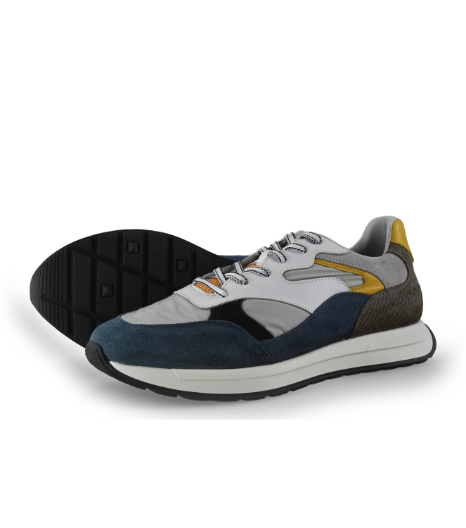 Vertice Sneakers