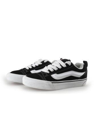 Vans 
 Maat 38
 