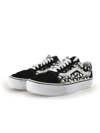 Vans 
 Maat 42
 