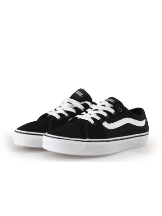 Vans 
 Maat 38
 