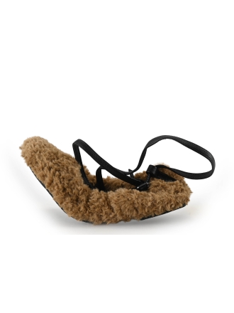 Colors of California Ballerina's Bruin 360254
 Maat 39
 