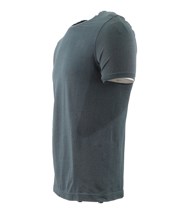 Under Armour T-shirt